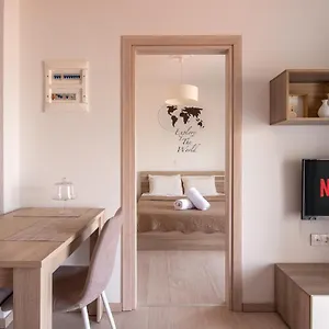 Minimalist W/ View , Салоники Греция